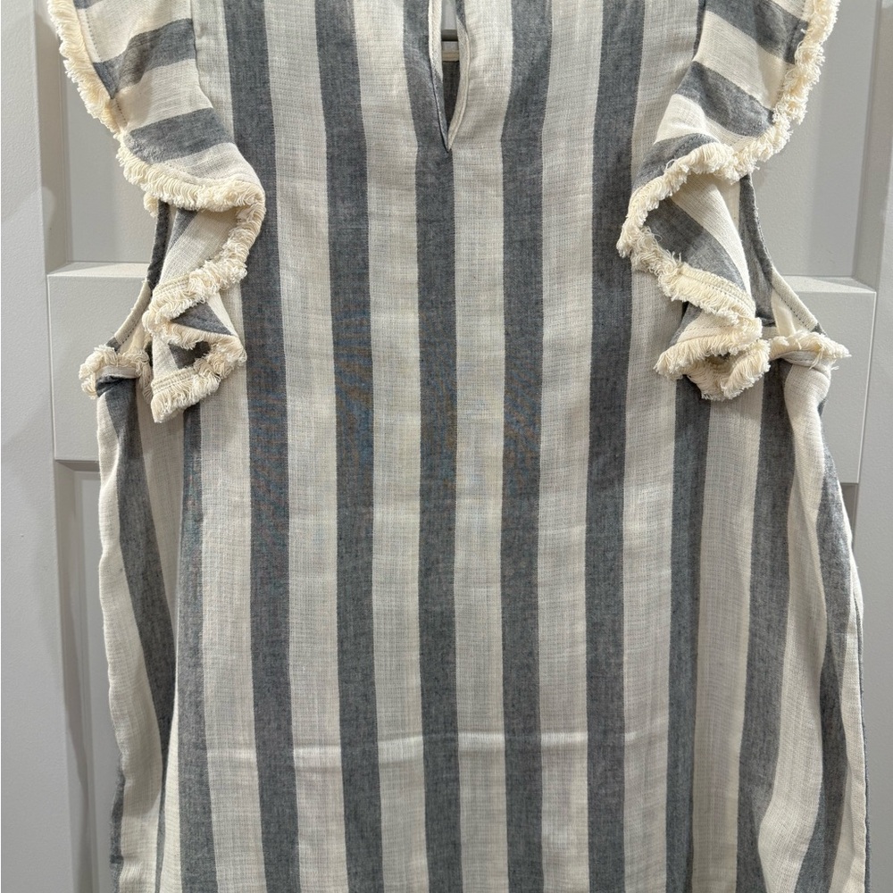 Striped Gray and White Ruffle Sleeveless Top - Picture 5 of 7